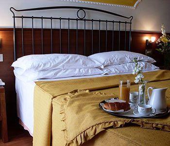 Hotel Isola Di Lauria Lauria Inferiore Εξωτερικό φωτογραφία